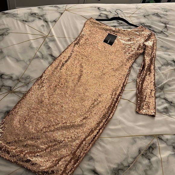 One shoulder Sequin dress with tag. High stretch- size M to Large - Picture 2 of 3